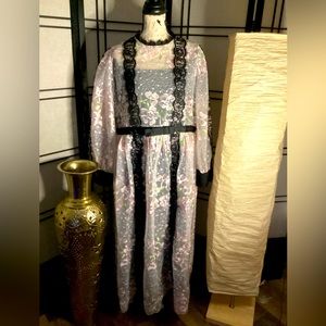3X LACE OVERLAY FLORAL PRINT LONG SLEEVE FULL LENGTH DRESS